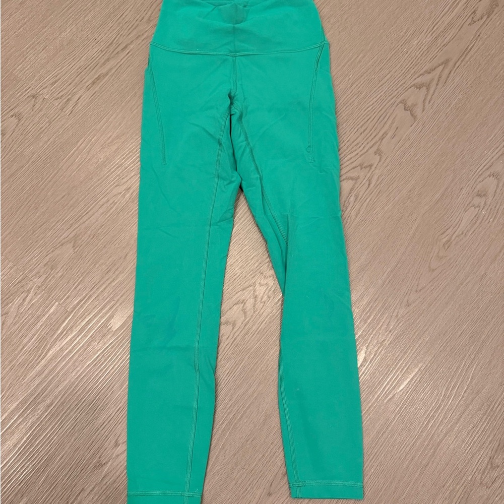 lululemon Wunder Train Leggings 25” with pockets